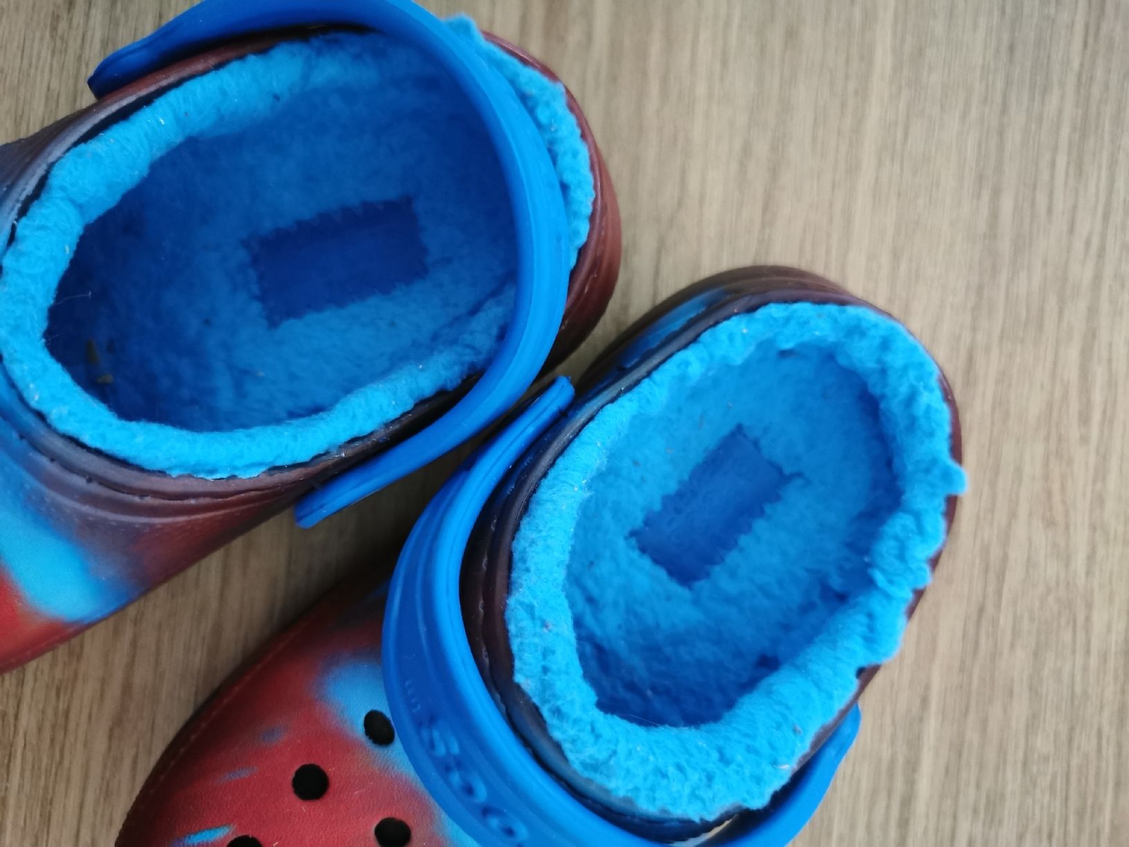 Scarpe da uomo: Kuschelige Crocs Grösse 24/25, Unisex – Nuovo (secondo la descrizione) da Cham venduto da julayla 3
