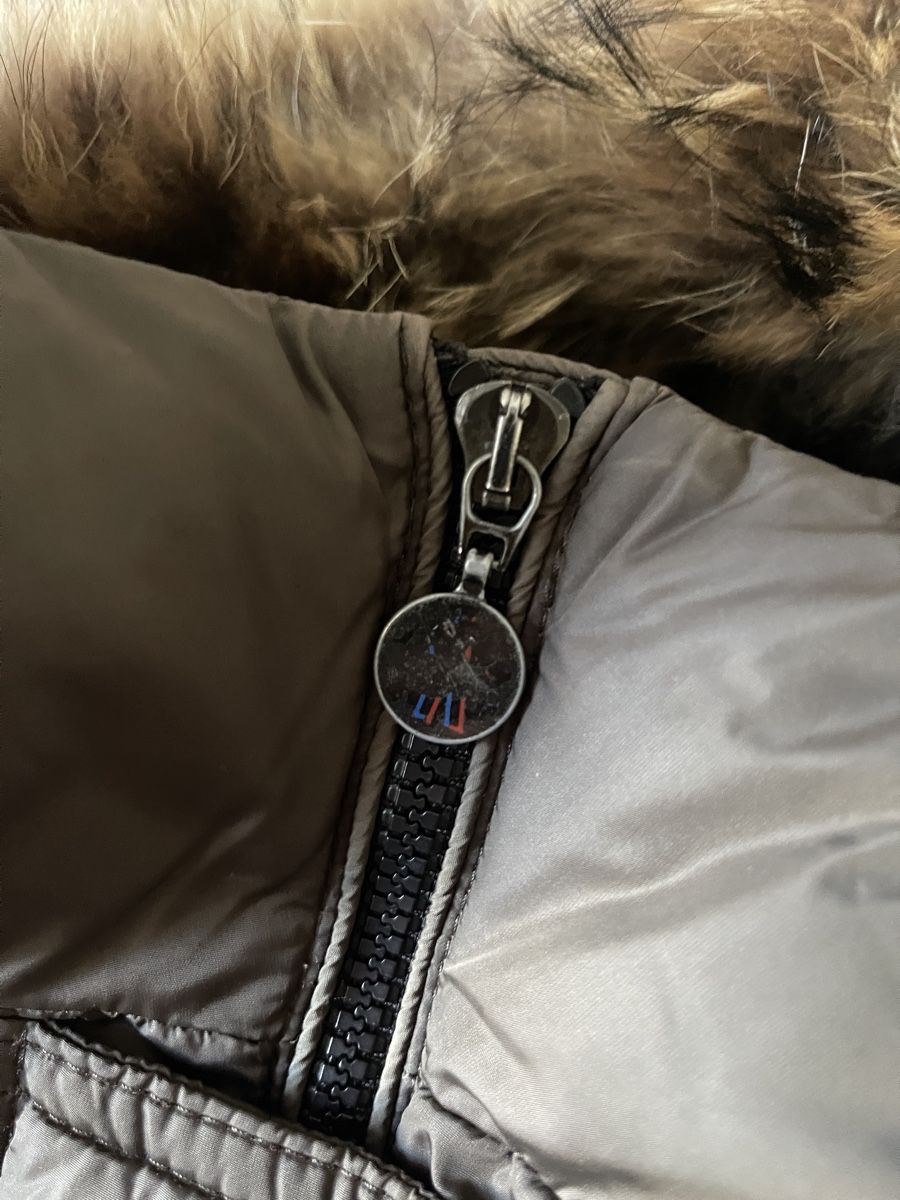 Moncler Giacche: Moncler Daunenjacke mit Pelz Gr. 2 – Usato da Luzern venduto da w.welihodska 5