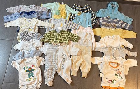 Kleiderpaket Baby Gr. 50 & 50/56 (27 Teile)