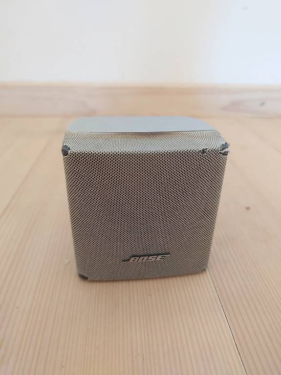 Bose Casse acustiche: 3x Bose CUBE Speaker Silber mit Kabel – Usato da Wohlen b. Bern venduto da ani_9pp5 3