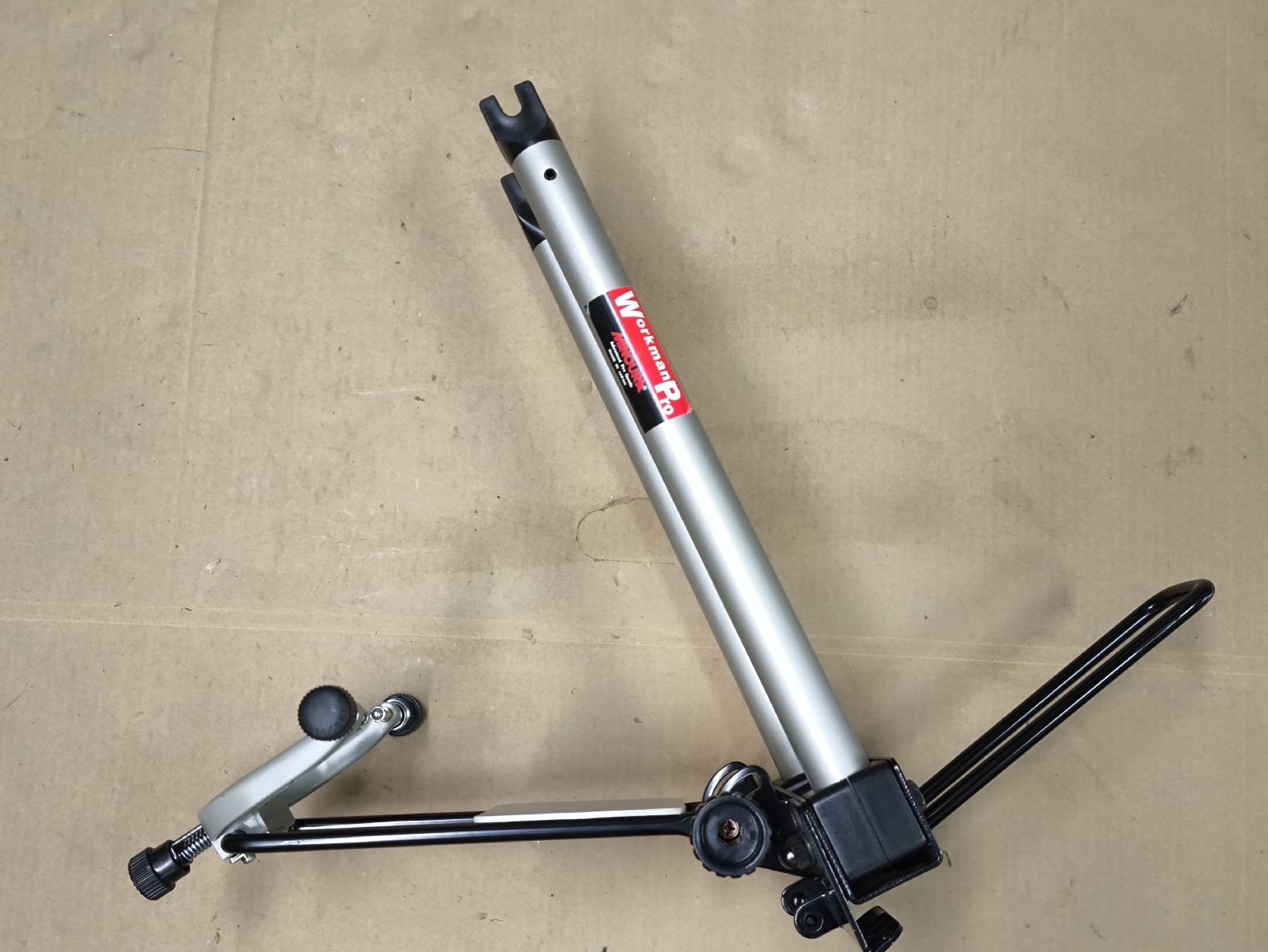 Sonstiges Radsport Zubehör: Zentrierständer Minoura Workman Pro Neu – Neu und originalverpackt aus Lausen von Chaldrian