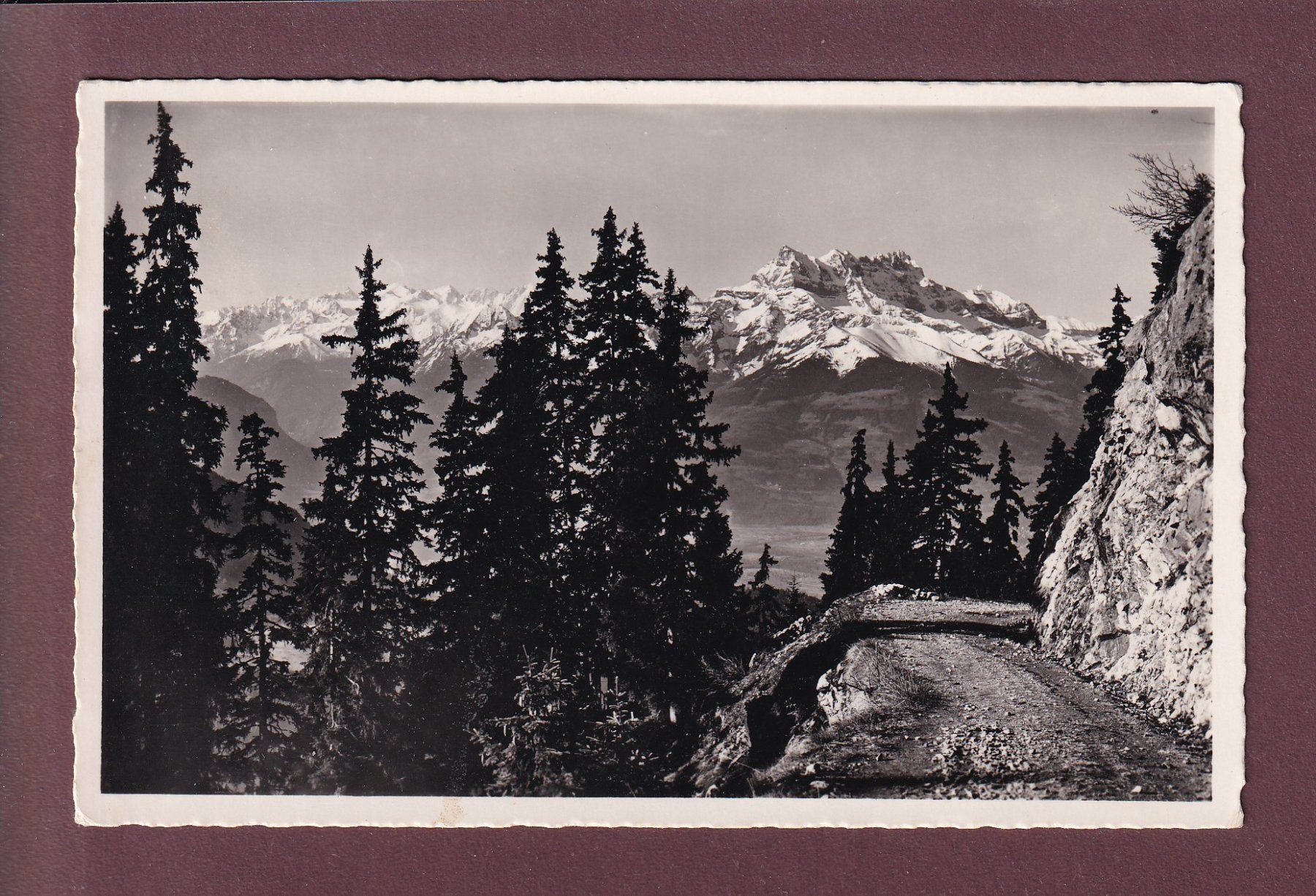 Cartoline postali: LEYSIN - Dents du Midi - 1952 – Usato da Pully venduto da nicecards