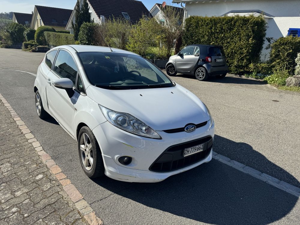 Ford Fiesta 1.6i (weiss)