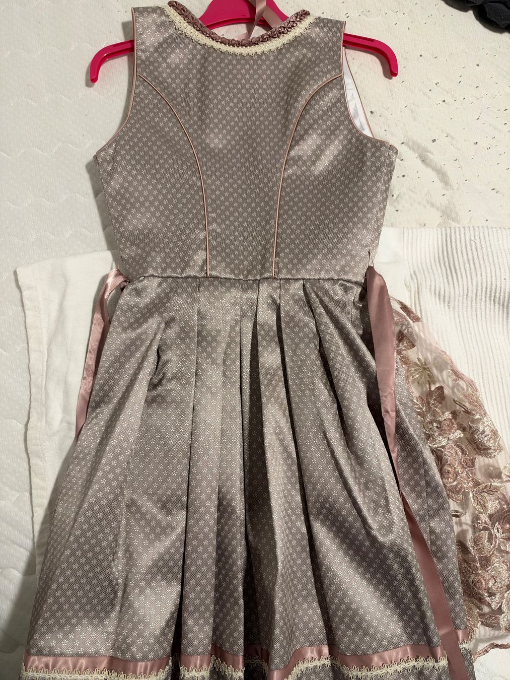 Krüger Vestiti: Krüger Dirndl Grösse 36 Rosa/Grau – Nuovo (secondo la descrizione) da Rapperswil SG venduto da lar_2wtz 6