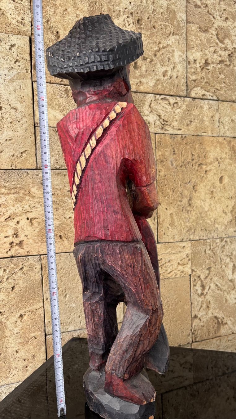 Statuette: Holzfigur Mann mit Hut, handgeschnitzt – Usato da Glattpark(Opfikon) venduto da Mrs.R0bins0n 1
