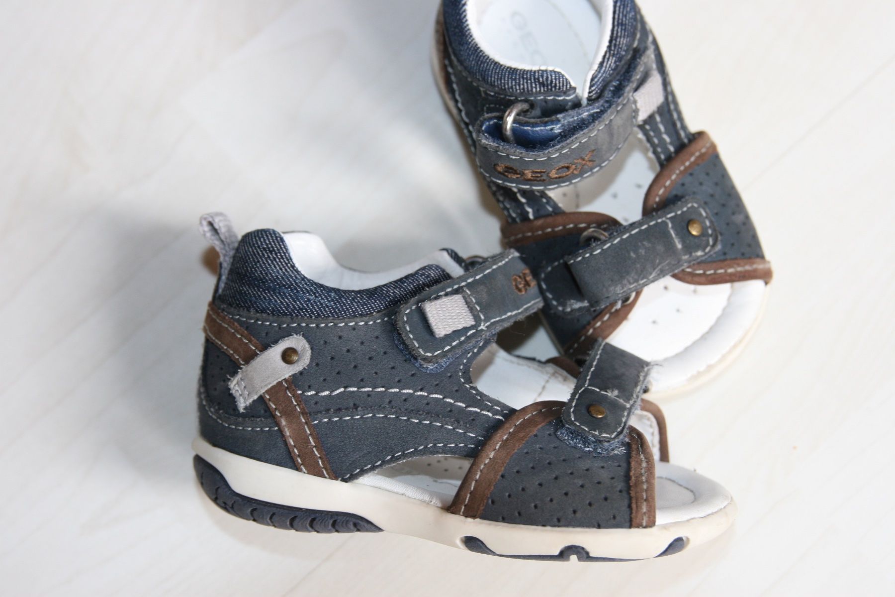 Geox Scarpe per ragazzi: Sandalen von GEOX Gr. 20 – Usato da Fislisbach venduto da lorgli