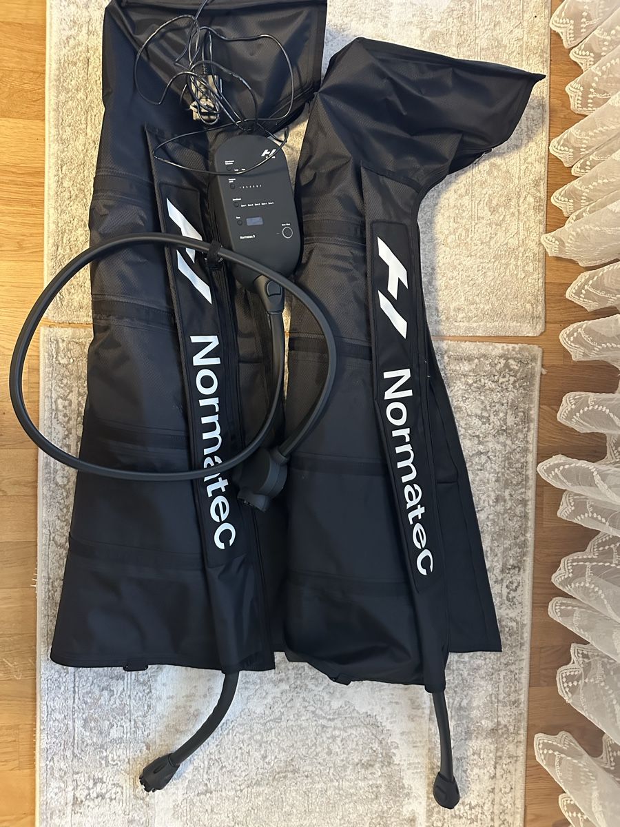 Massagegeräte: Normatec 3 Hyperrice Recovery Boots – Gebraucht aus Biel/Bienne von UmutCan37
