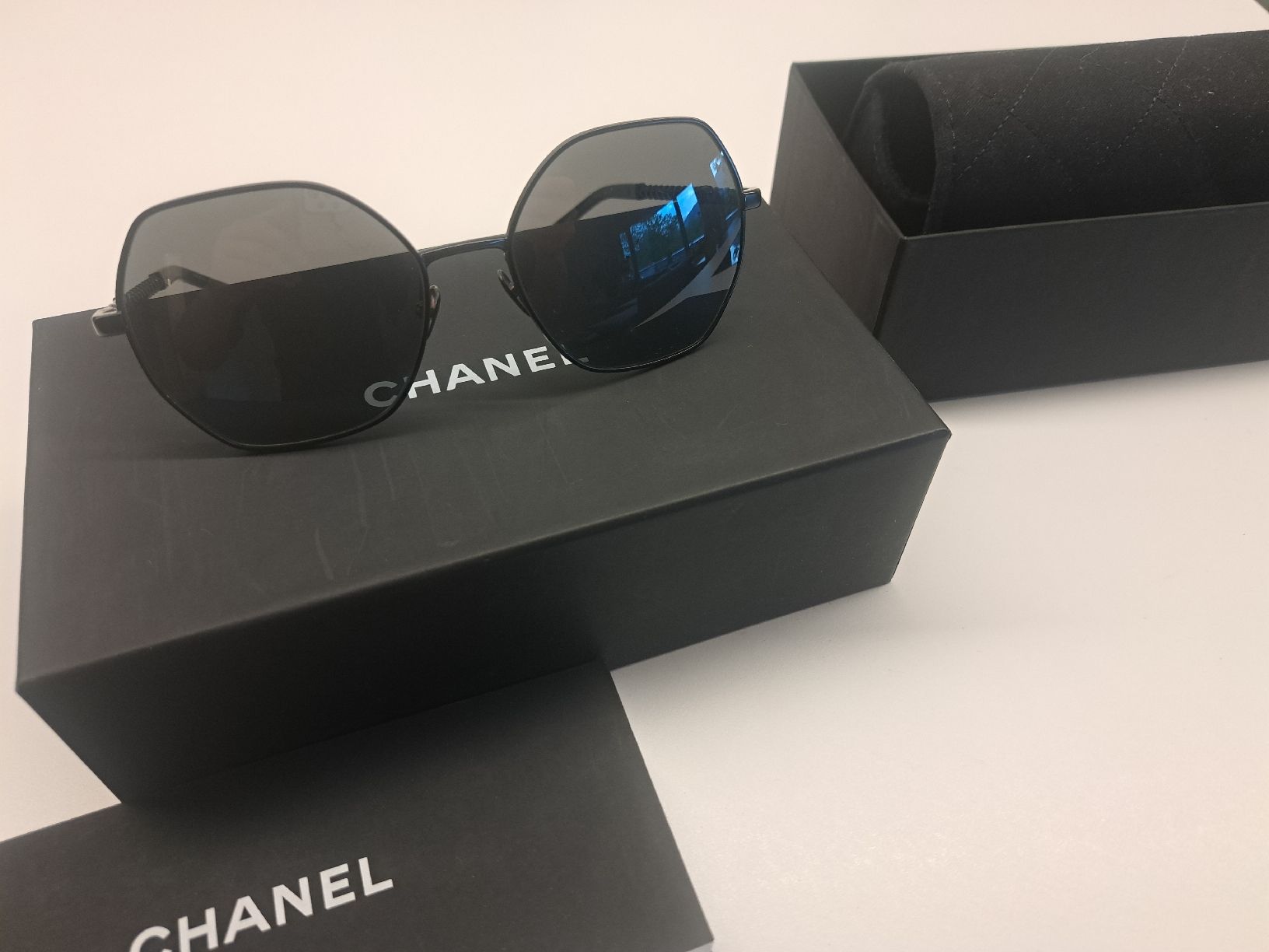 Chanel Brillen & Gläser: Chanel Sonnenbrille – Gebraucht aus Chur von Ahorna 4