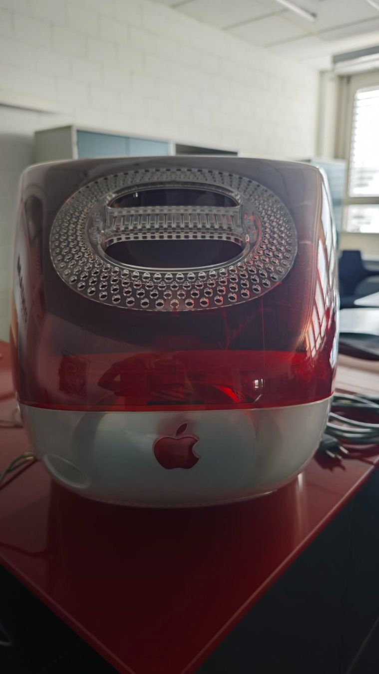 Apple PCs: Apple iMac G3 - rot – Gebraucht aus Unterentfelden von main5035 1