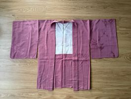 Traditioneller japanischer Haori (Kimono) Violettrosa