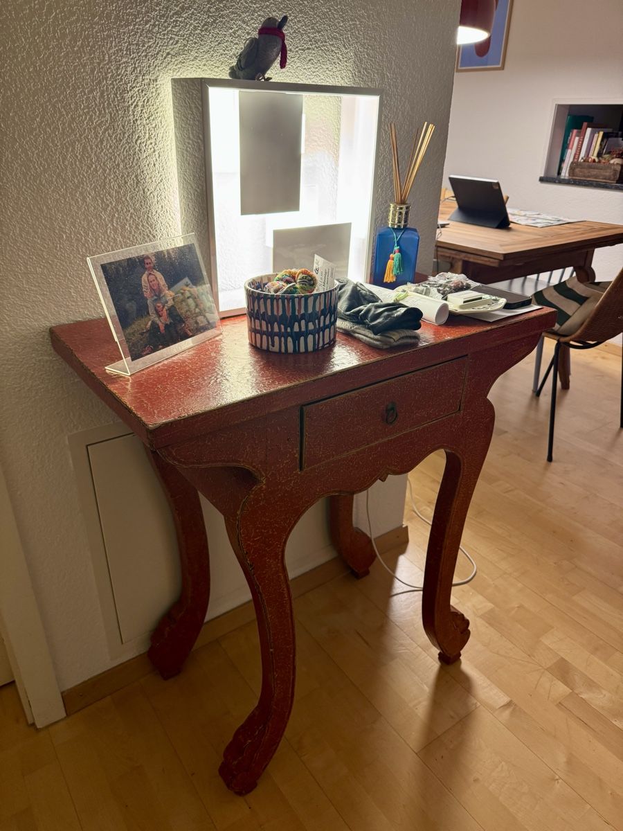 Tavoli: Antique Rajasthan Console Table – Hand-Painted Lacquer – Usato da Zürich venduto da catfuso 2