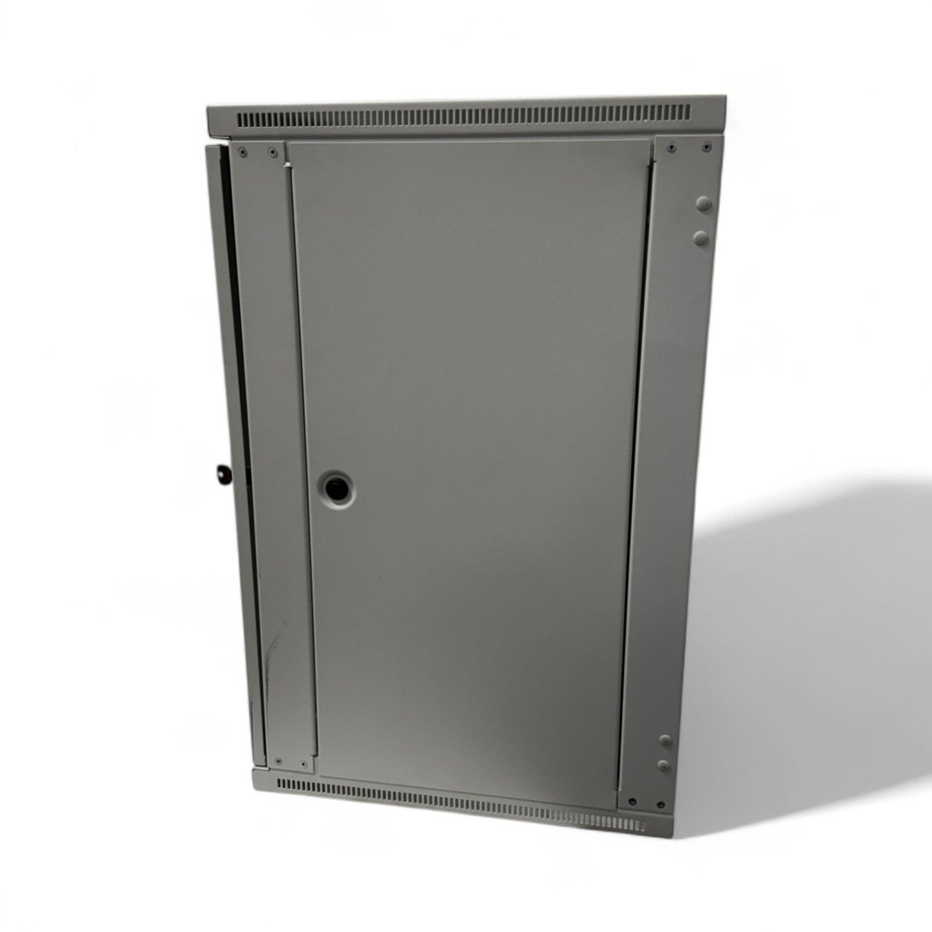 Server: Serverkasten / Servergehäuse (L601) – Usato da Däniken SO venduto da Profog1 4
