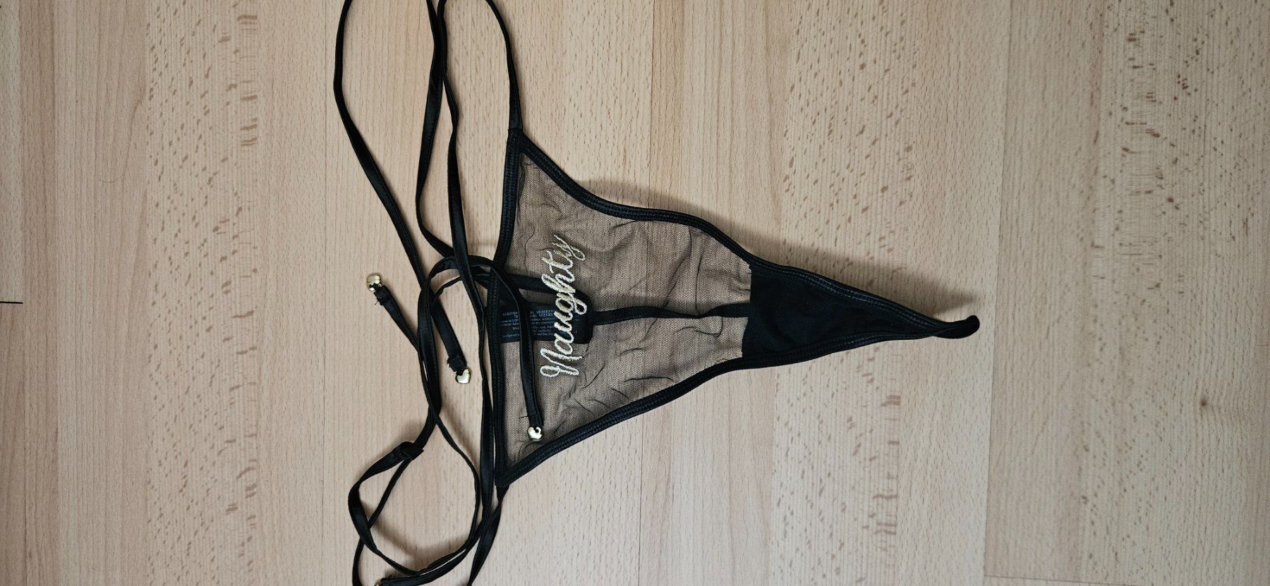 Altra biancheria intima: String comme neuf porté 1X  (b) – Nuovo (secondo la descrizione) da Lutry venduto da cha_pbg5