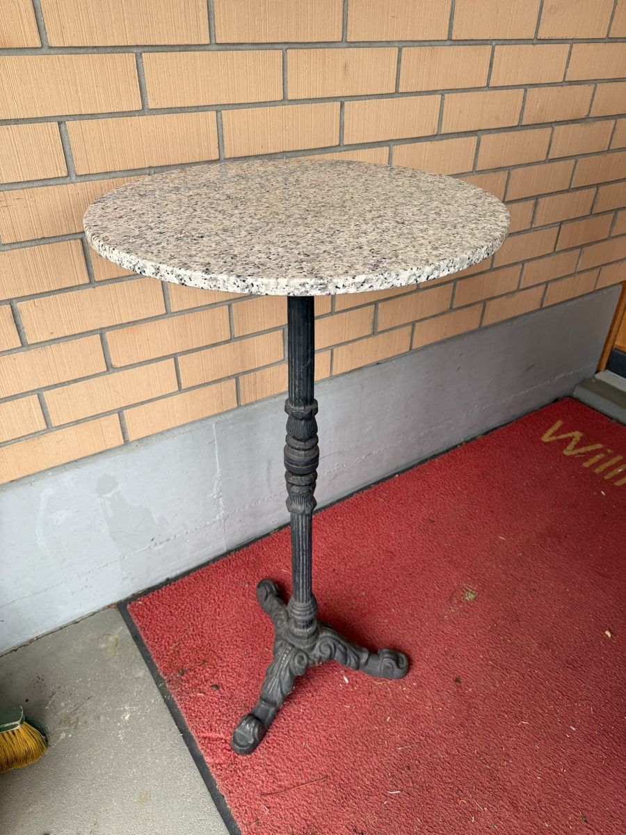 Tables: Marmor- Bartisch – D'occasion à Emmenbrücke par Wmandi0