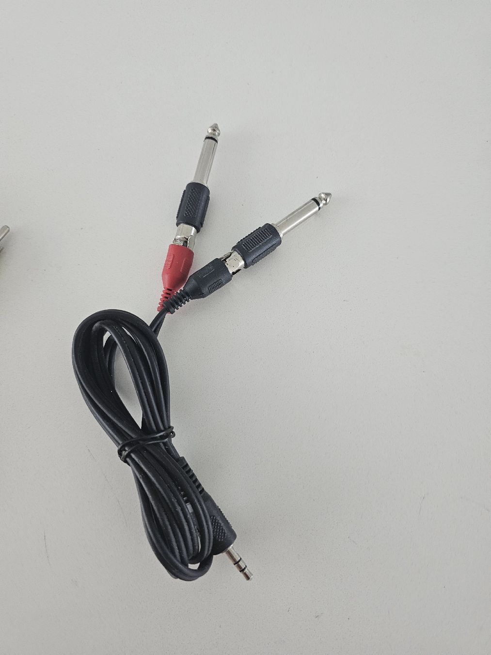 Cavi: Cables with RCA and Jack connectors never used – Usato da Immensee venduto da Gitter 1