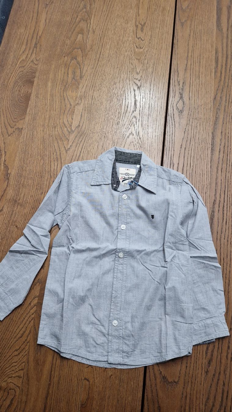 H&M Camicie, T-shirt & Polo: Neuwertiges Collection Hemd, Grösse 116 – Nuovo (secondo la descrizione) da Triengen venduto da Tiko011