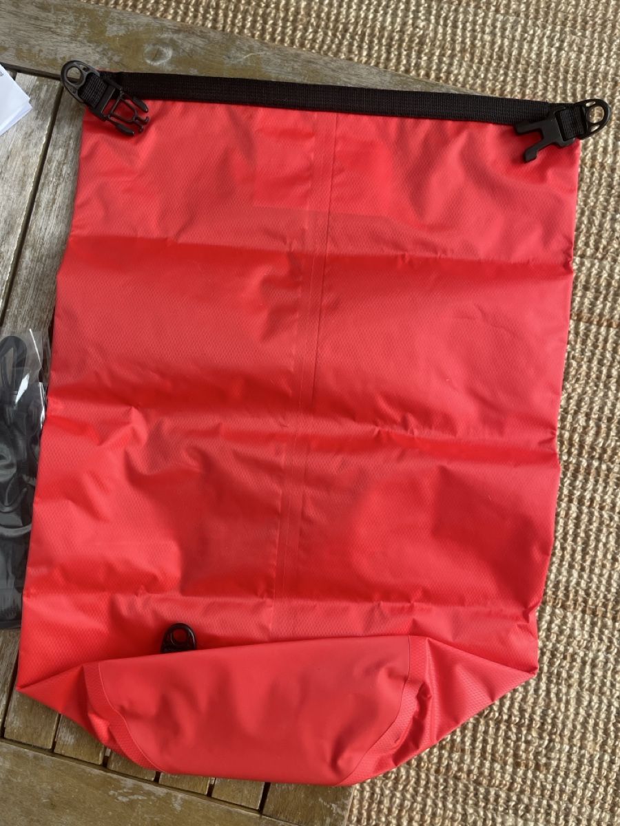 Borse: Roter Schwimmsack/Drybag von Simcla - Neu – Nuovo e nell'imballaggio originale da Zürich venduto da ani_8d5j 3