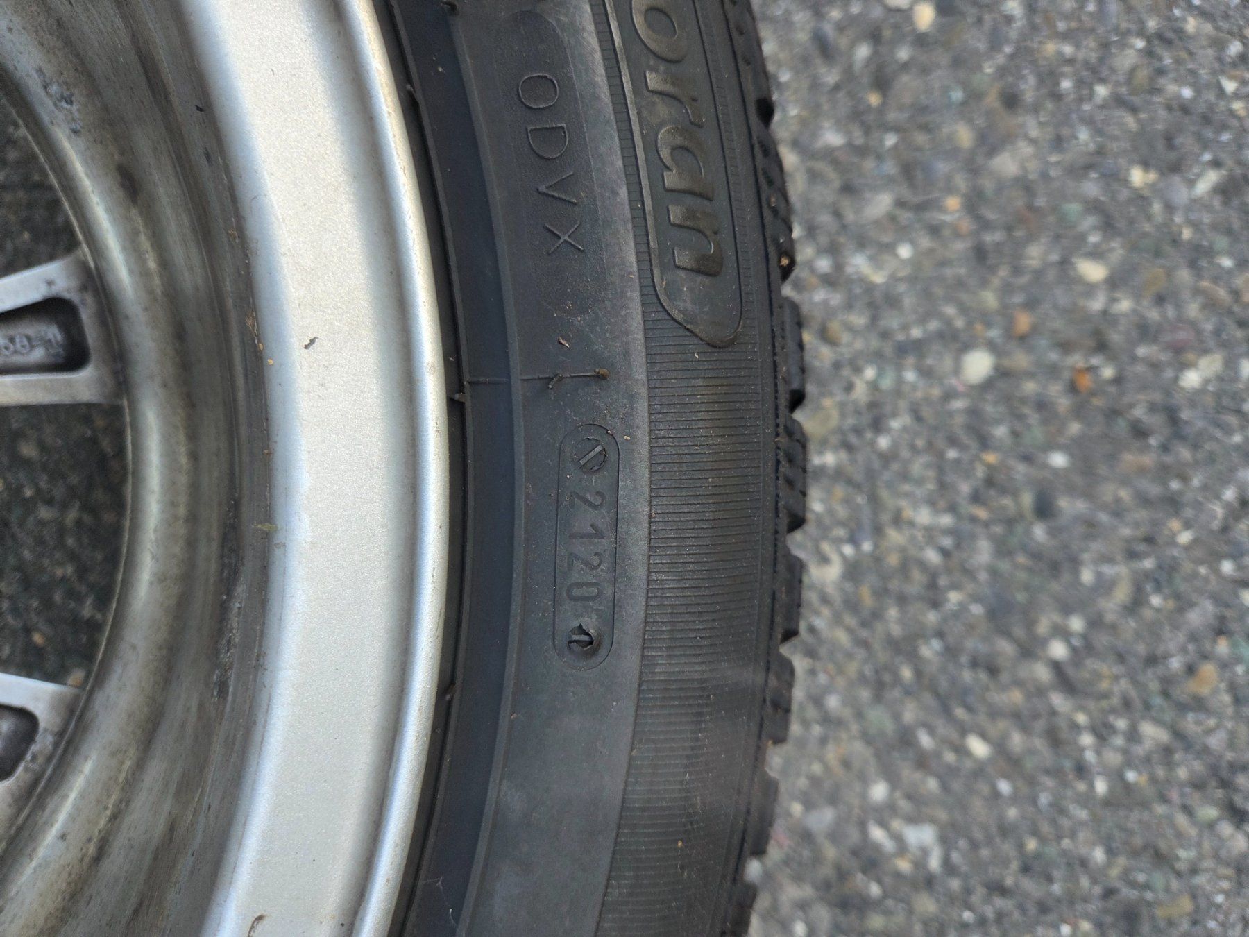 Pneumatici & Ruote complete: BMW alufelgen mit pneu – Usato da Fischbach-Göslikon venduto da Emanuel.Bardhi 3