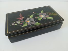 Asiatische Vintage Lackschatulle aus Holz mit Golddekor