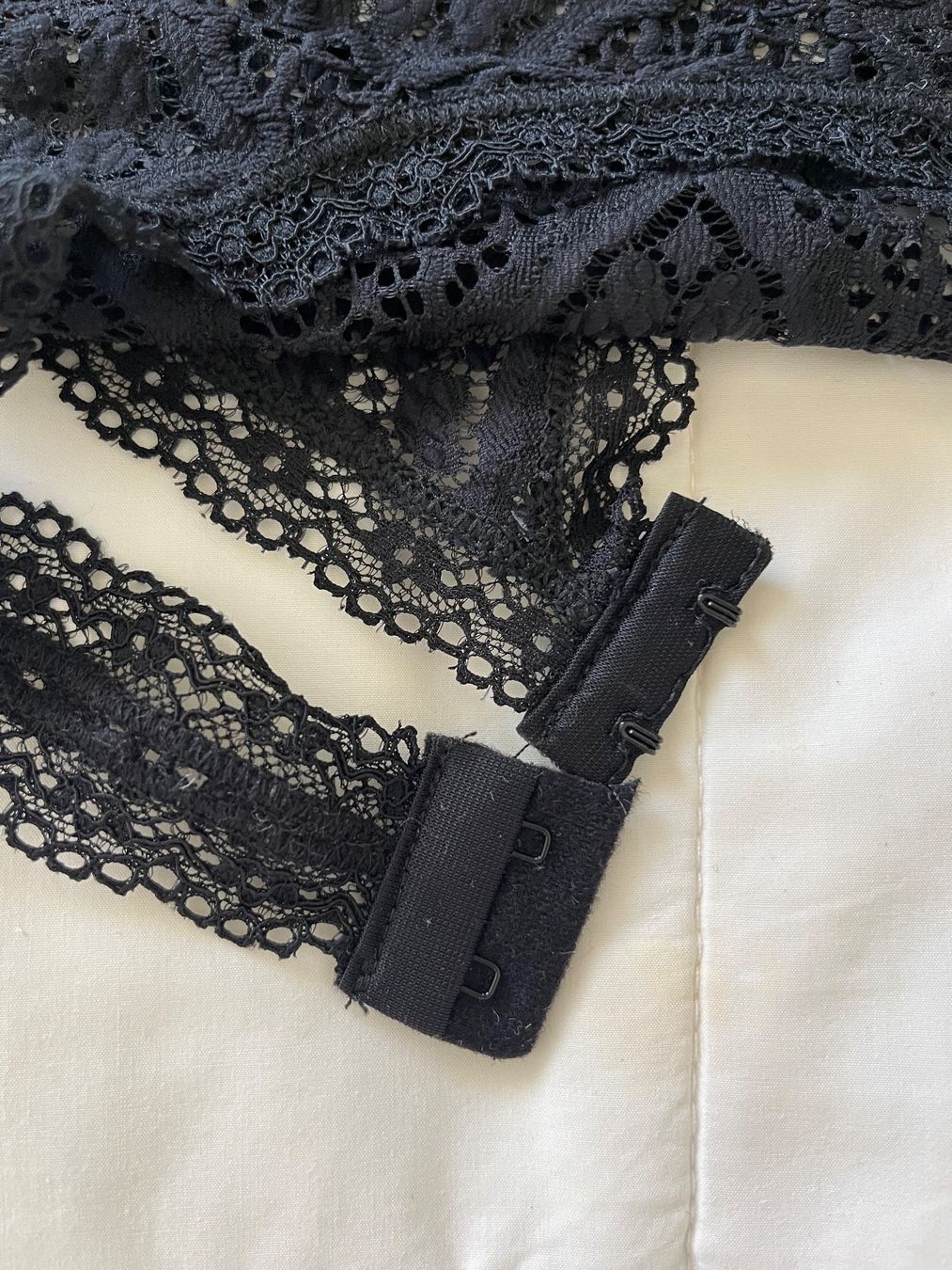 Top: New  lace body top size M – Nuovo (secondo la descrizione) da Chêne-Bougeries venduto da Seetooyoo 1