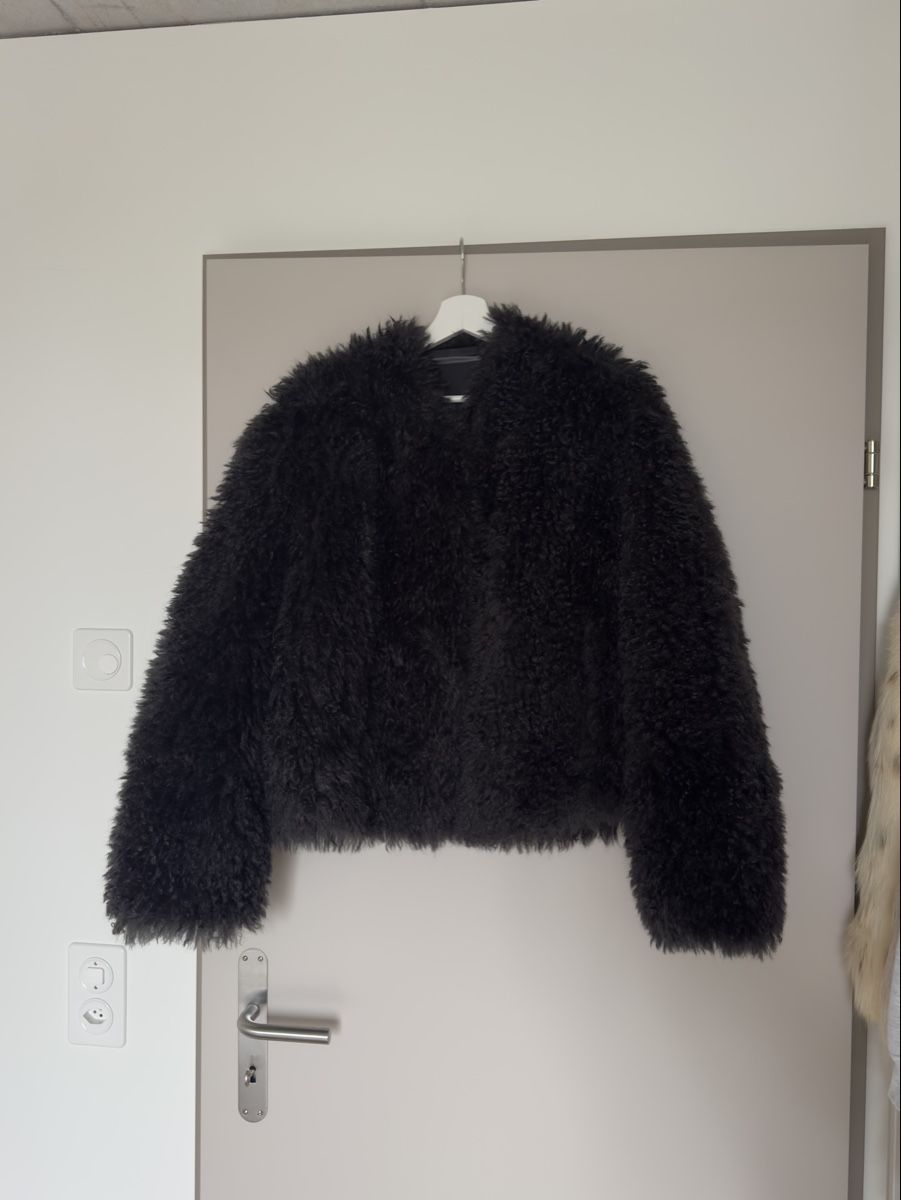 Stand Studio Giacche: Stand Studio, Faux Fur Jacket, EU38 – Nuovo (secondo la descrizione) da Kloten venduto da preloved9 1