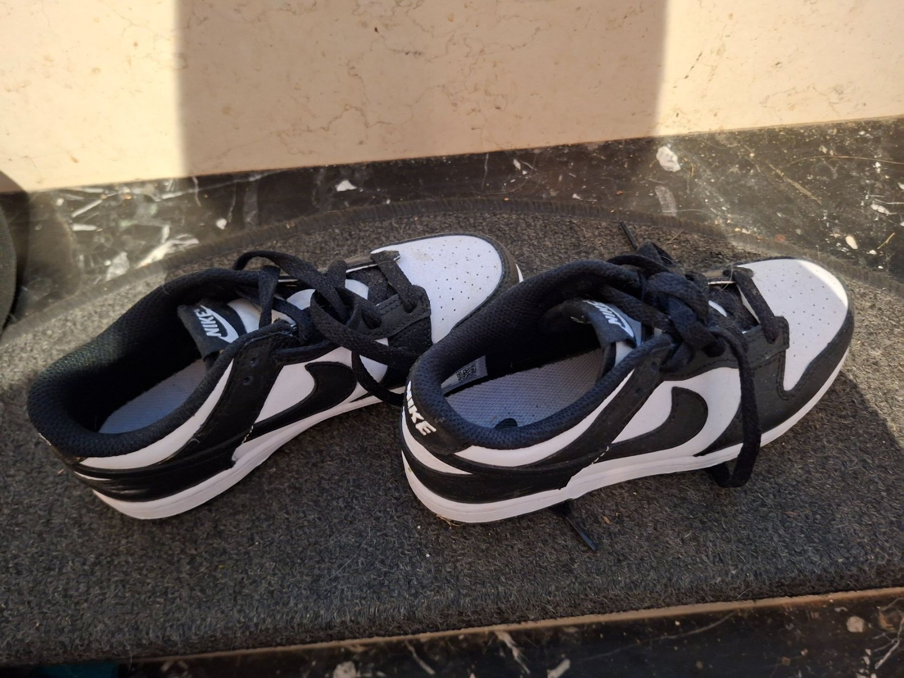 Scarpe per ragazzi: Nike Dunk Low Panda, Kinder Schuhe, Grösse 33,5 – Usato da Günsberg venduto da ste_qq59 1