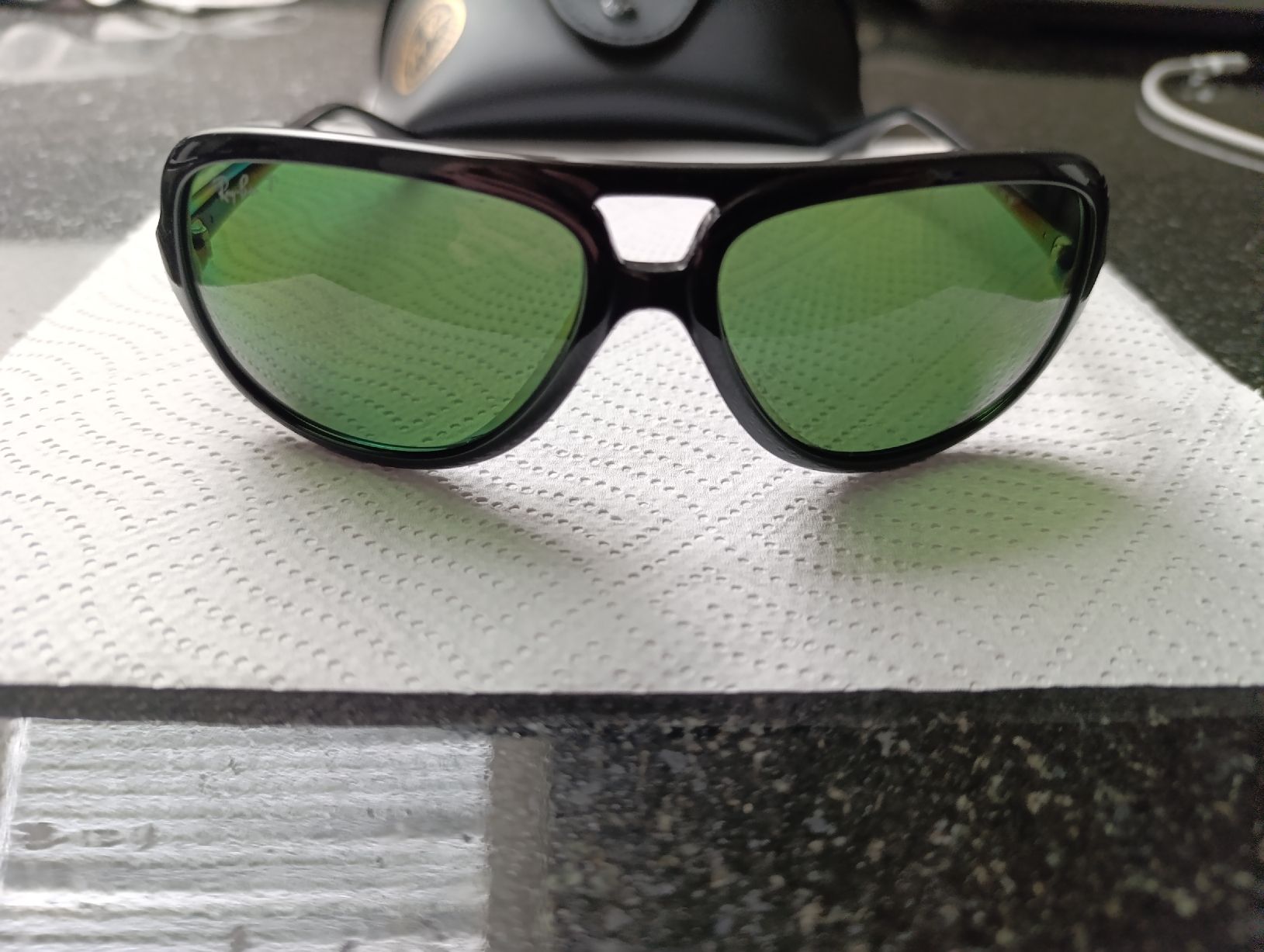 Ray-Ban Occhiali & Lenti: Ray Ban Sonnenbrille  – Nuovo (secondo la descrizione) da Stäfa venduto da Phenomenom