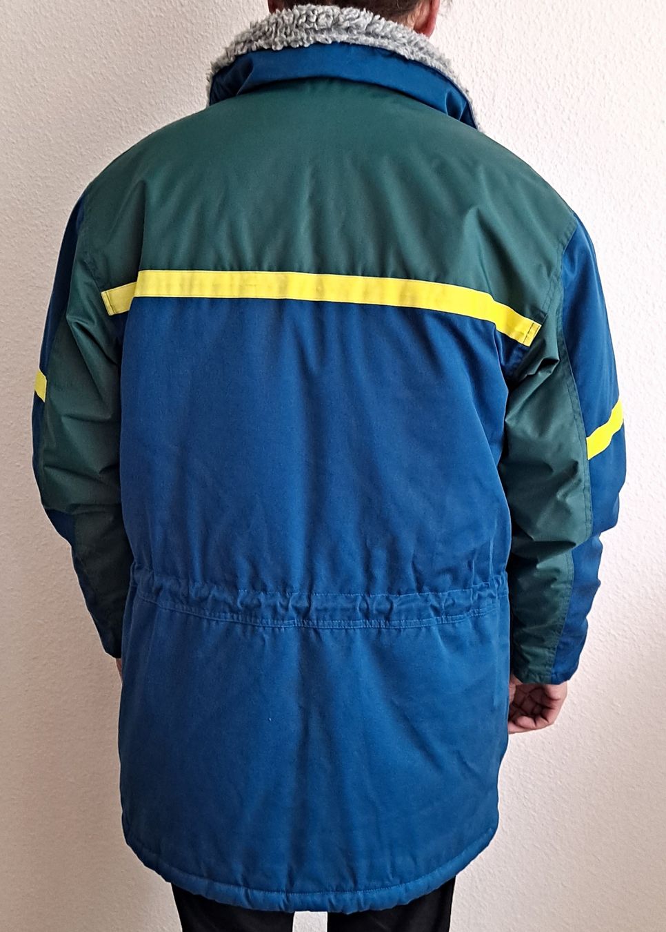 Helly Hansen Jacken: Helly Hansen Winterjacke mit Kapuze Gr. M – Gebraucht aus Liestal von Mas-Y-Mas 3
