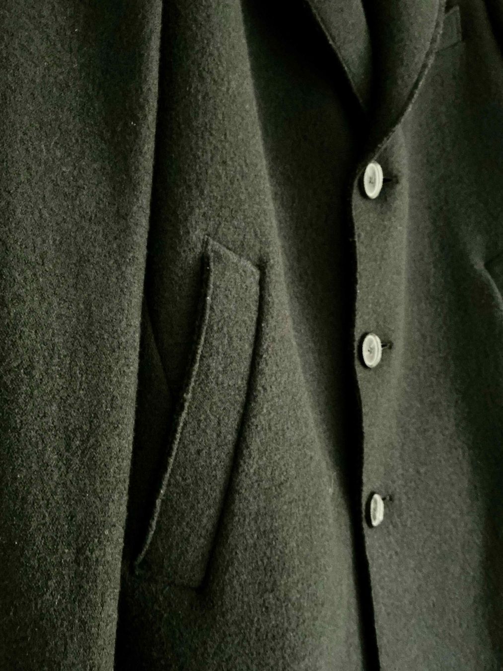 Zegna Mäntel: ZEGNA Raw Edge Cut Mantel – Gebraucht aus Zollikon von halbkarat 1