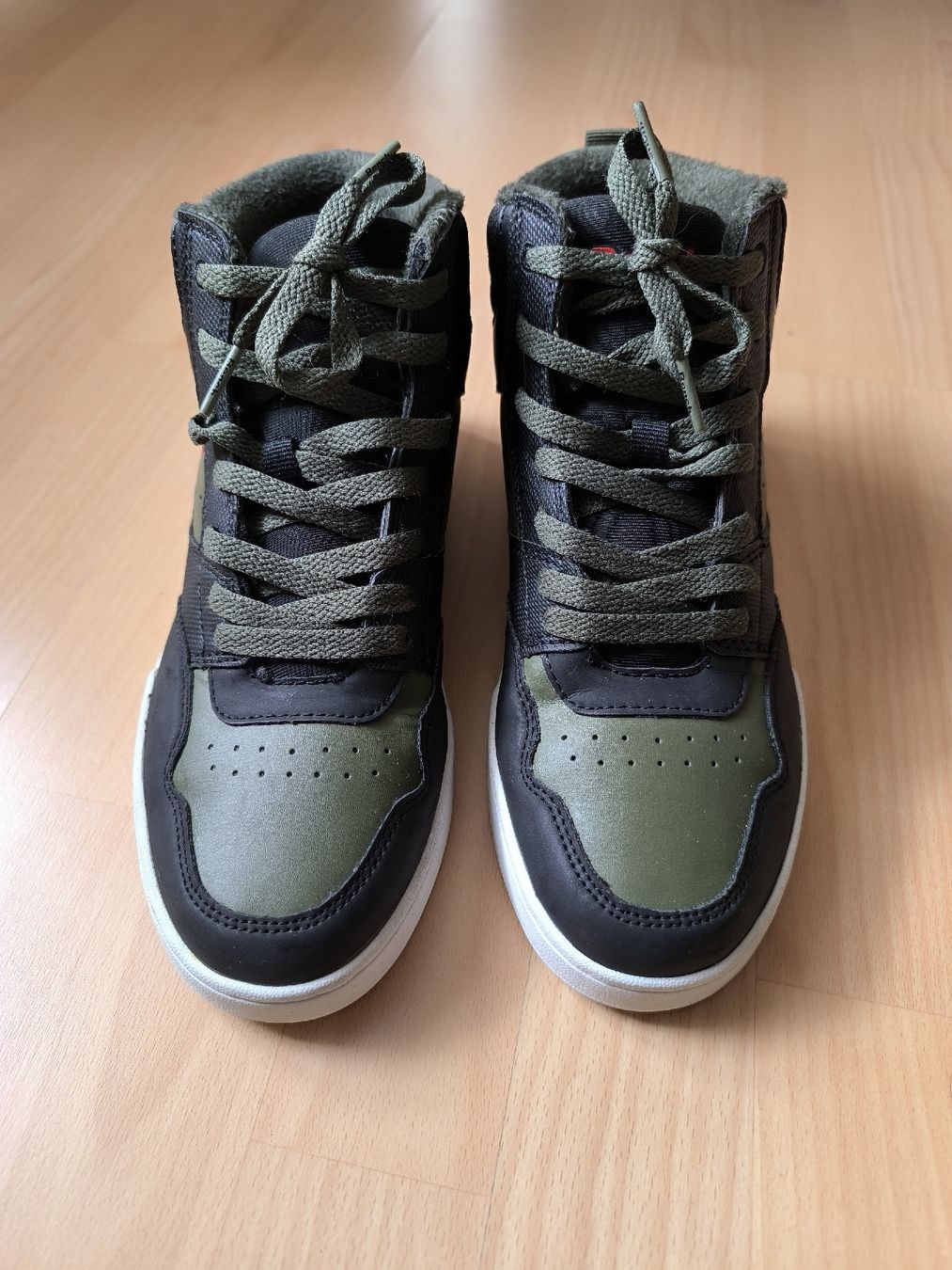 Bench Scarpe da uomo: Neuer Turnschuh von Bench Gr.38 – Nuovo (secondo la descrizione) da Oberdiessbach venduto da Zwerg82 1