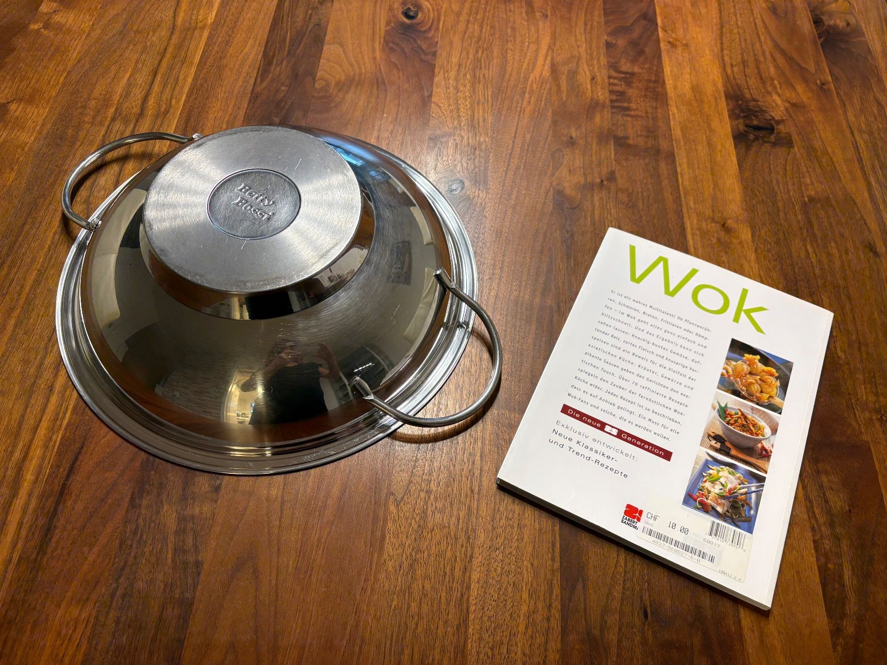 Pfannen: Wok mit Kochbuch – Gebraucht aus Embrach von Bdennis 1
