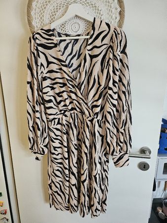 Plissee Kleid JDY von Vero Moda gr.M griss geschnitten