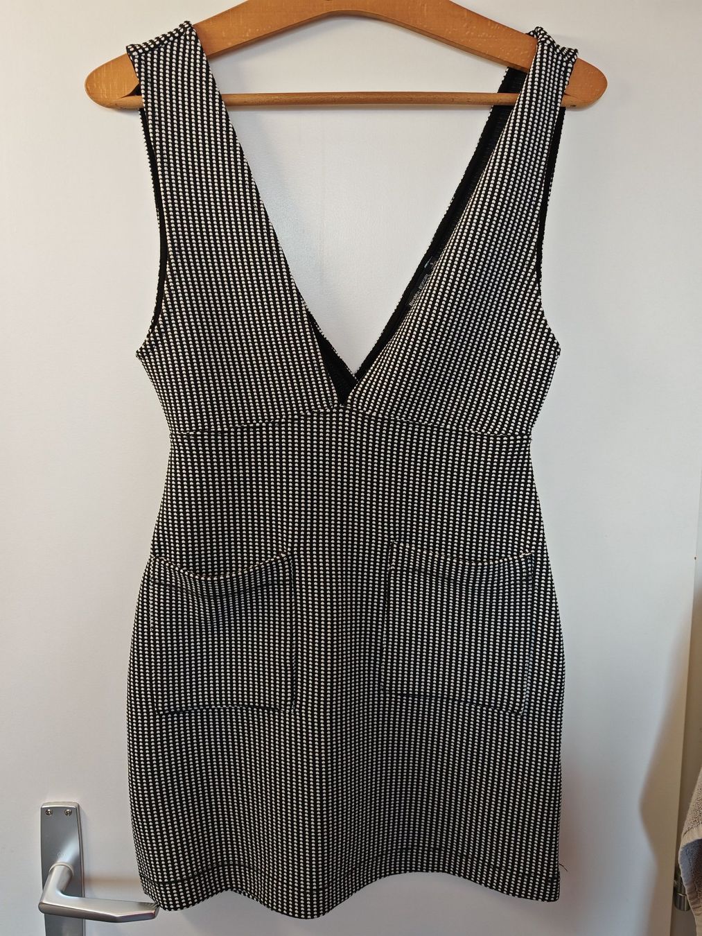 Vestiti: Robe noir et blanc Bershka – Usato da Bex venduto da sni_q7lh