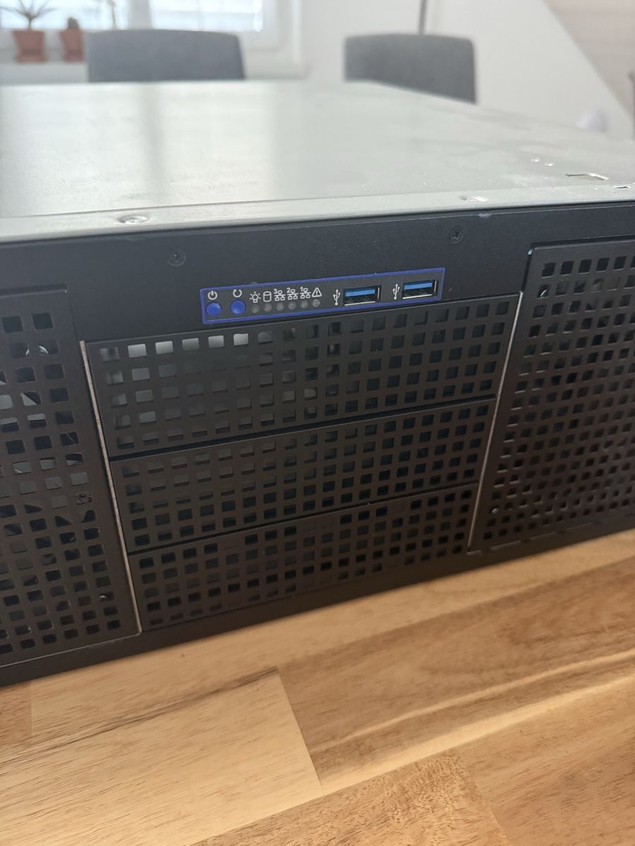 Custodie: Inter-Tech IPC 4U-40248 19” Servergehäuse – Usato da Adlikon b. Regensdorf venduto da patzkaal 1