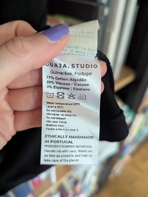 Top: Guaja Studio Petra Fitted High-Neck Top - Black – Usato da Zürich venduto da lin_6dtc 1