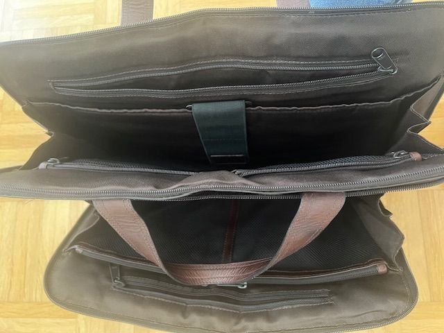 Borse: Leder - Tasche, Neu! – Nuovo (secondo la descrizione) da Walenstadt venduto da ricamul 2