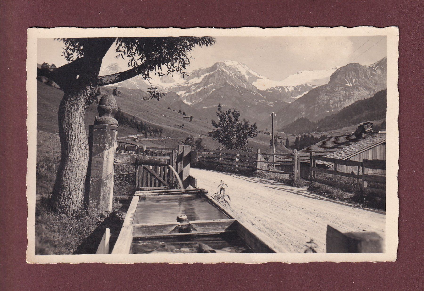 Cartoline postali: Strasse nach LAUENEN – Usato da Pully venduto da nicecards