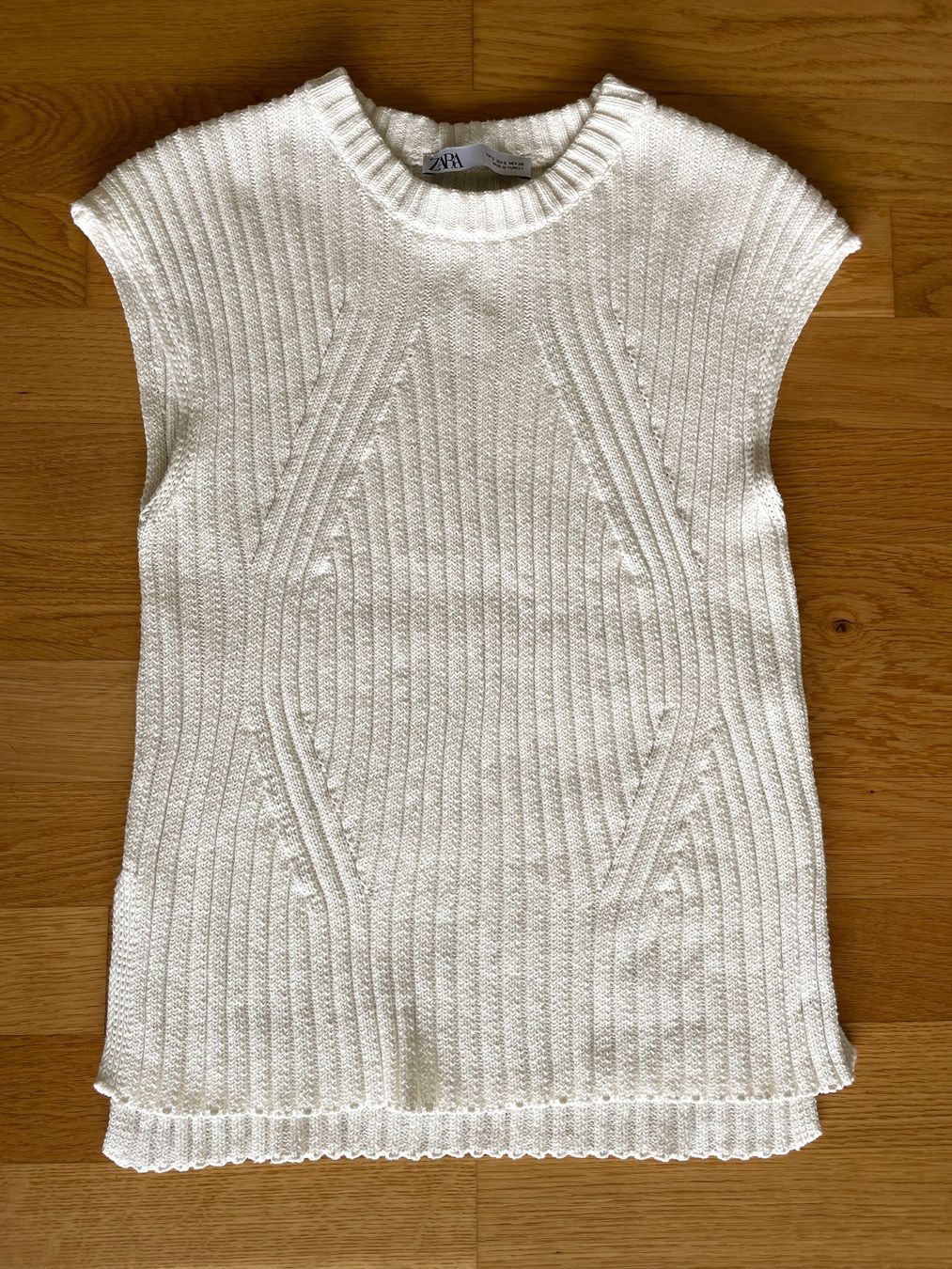 Zara Top: Weißer Top ZARA – Usato da Richterswil venduto da IrynaL