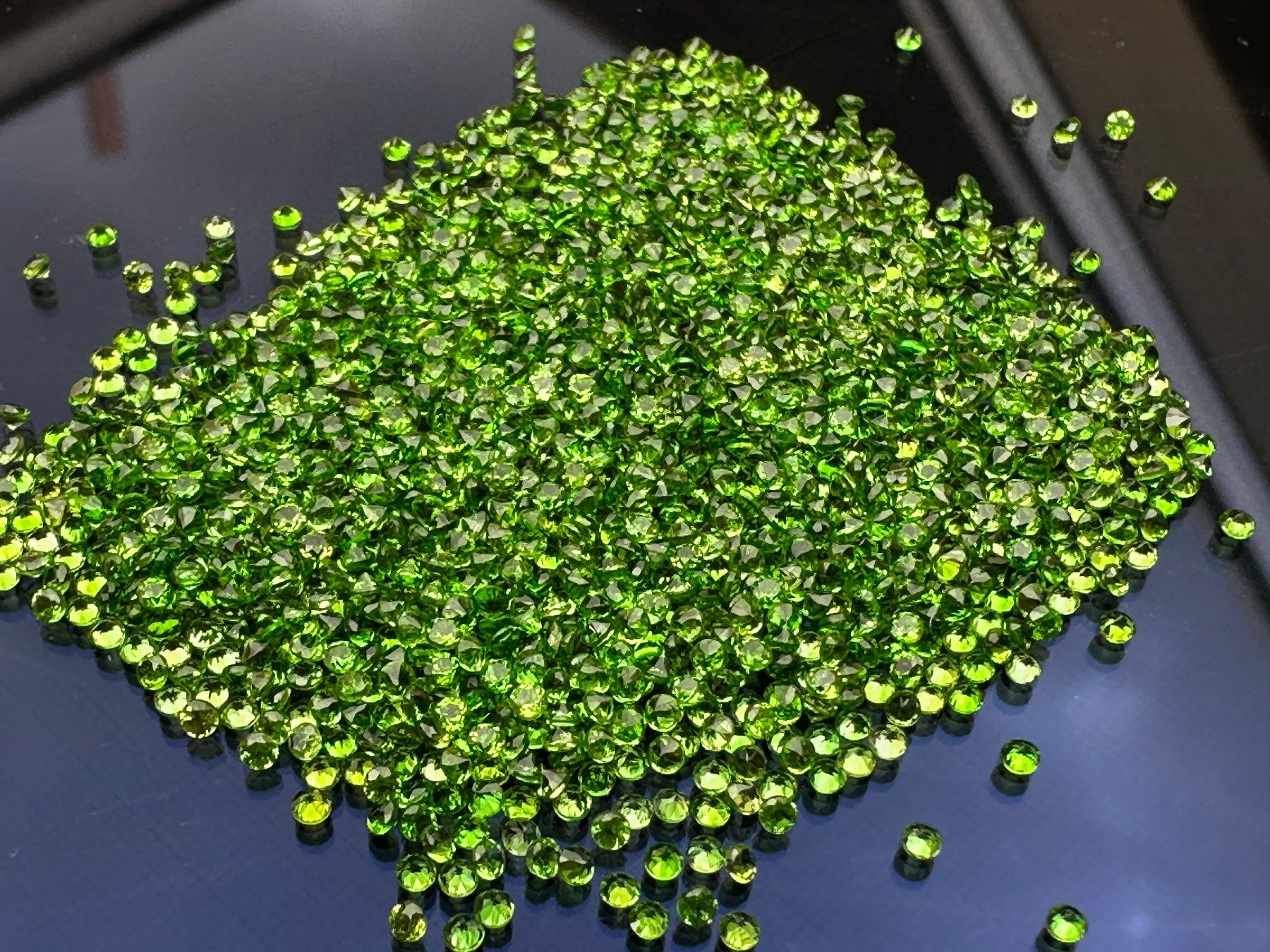 Pietre preziose: 50 St fein brillantgeschliffene Turmalin -Pointer 1,5 mm – Nuovo (secondo la descrizione) da Langenthal venduto da Seelenfreunde 8
