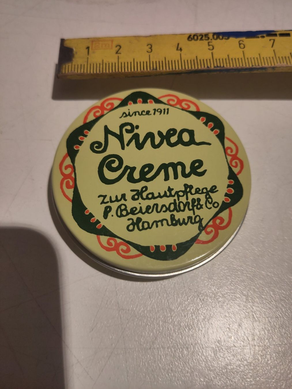 Nivea Gesichtspflege: Nivea Dose Replica – Gebraucht aus Aarwangen von Riverman
