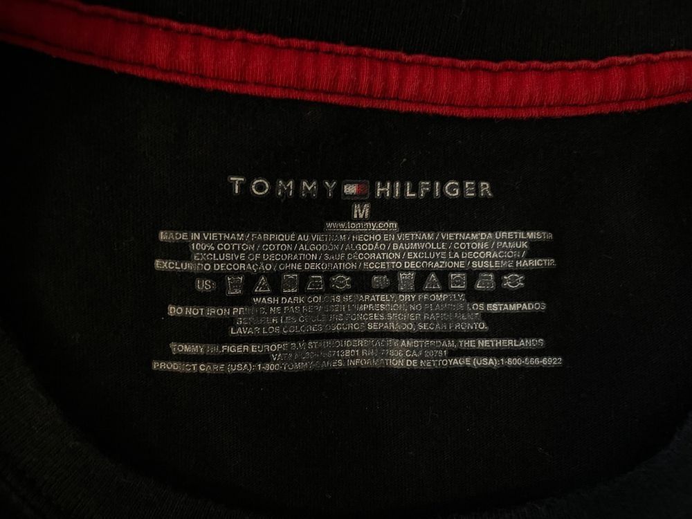 T-shirt: Shirt Tommy Hilfiger – Usato da Arbon venduto da flowerandfound 2