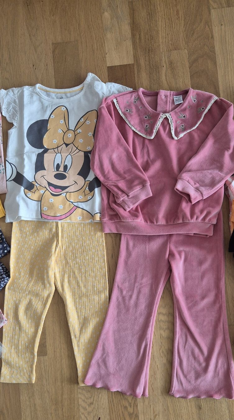 Lotti & Set di vestiti: Mädchen Kleiderpaket Gr. 92 – Usato da Oberwil b. Zug venduto da Enie93 1