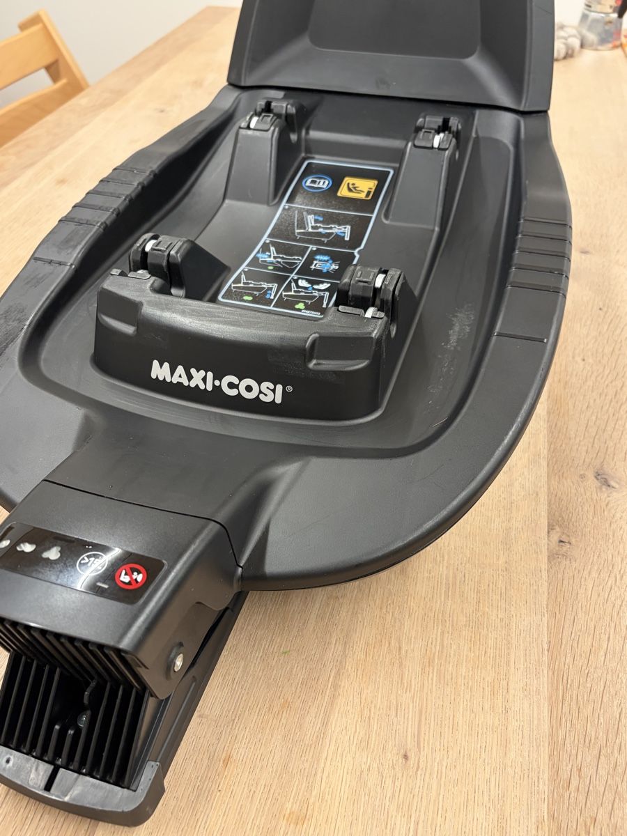 Maxi-Cosi Seggiolini per auto: Isofix Station Maxi Cosi – Usato da Bleienbach venduto da sid88 2