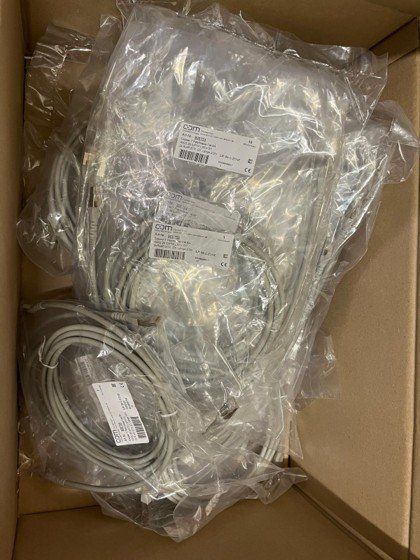 Cavi: Karton mit 31 Patch-Kabel RJ45 (div. Längen) – Nuovo (secondo la descrizione) da Stansstad venduto da obelixmax