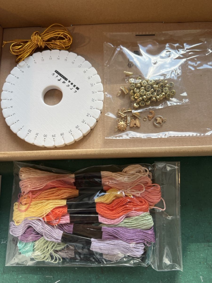 Kit bricolage: Creativ Box für Armbändeli – Usato da Oberglatt ZH venduto da ble_75jw 1