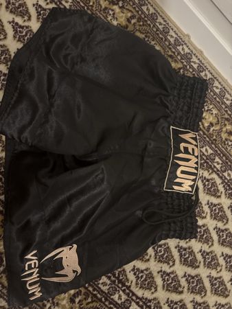 Venum Muay Thai Shorts Schwarz Grösse XL guter Zustand