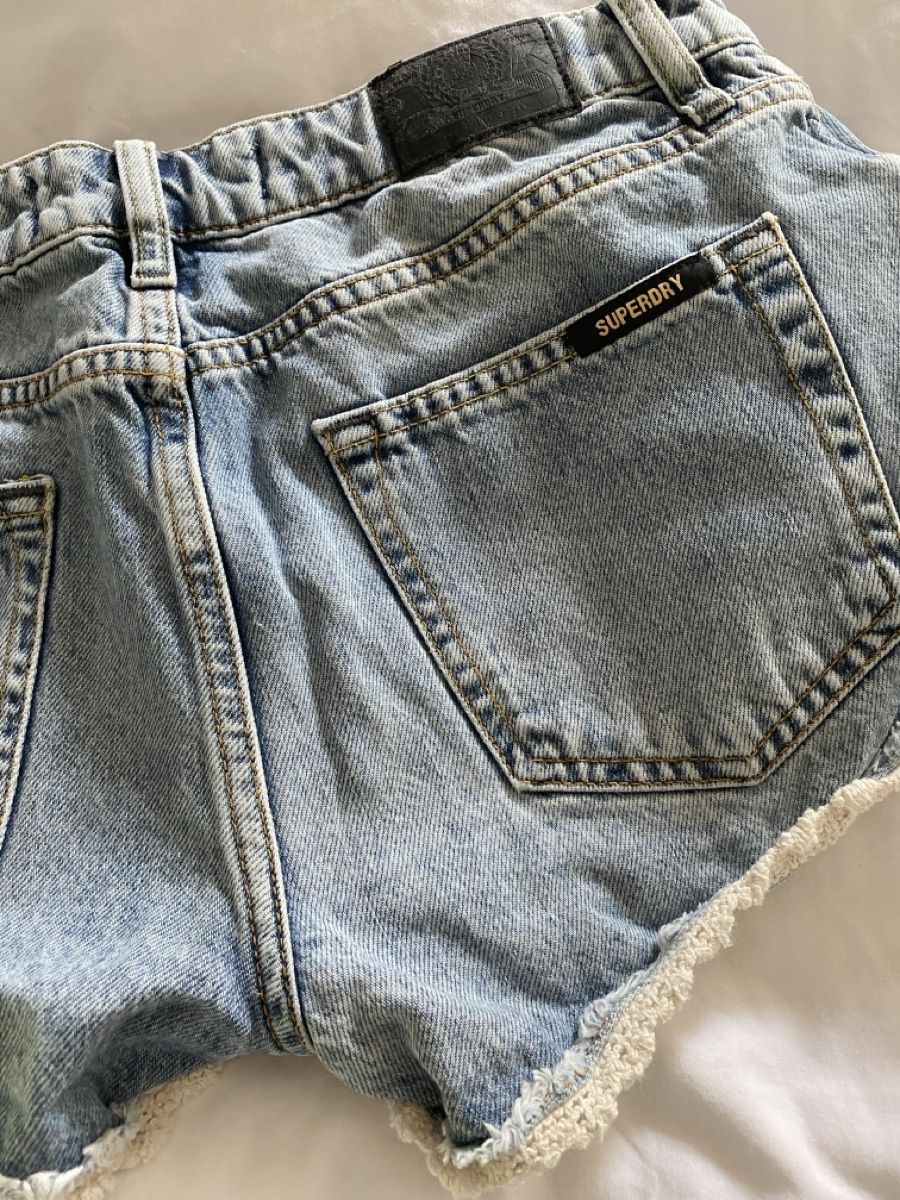 Superdry Pantaloni: Jeansshorts Superdry – Usato da Reinach BL venduto da stutkir 2