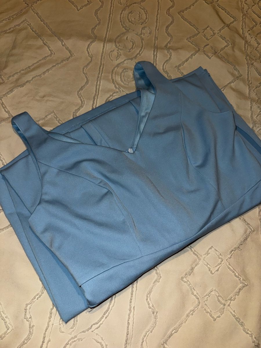 Kleider: Elegantes, hellblaues kleid mit leichtem Beinschlitz – Neu (gemäss Beschreibung) aus Untersiggenthal von sca_5tfk 4