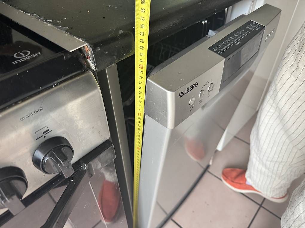 Cucine complete: Lave vaisselle et micro onde  – Usato da Meyrin venduto da enriqueantony 1