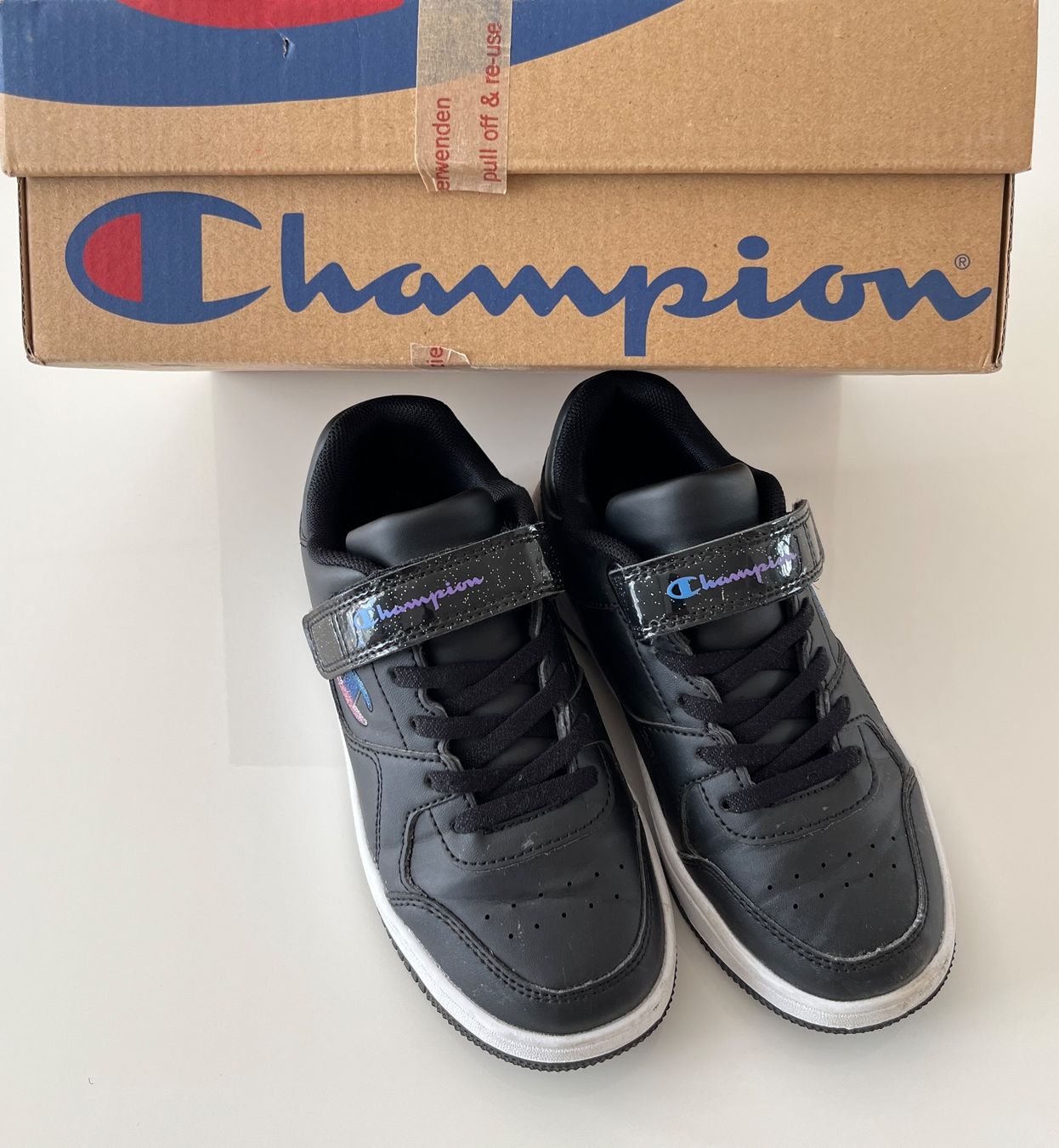 Champion Herrenschuhe: Sneaker der Marke Champion, Gr. 32, schwarz – Neu (gemäss Beschreibung) aus Burgdorf von wiwy51